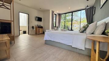 Superior Room, 1 King Bed, Ocean View | Free WiFi, bed sheets