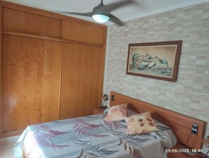 3 bedrooms, desk, iron/ironing board, travel crib