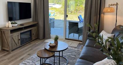 Drift Inn Duplex B - with hot tub