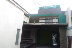 Fachada de la propiedad