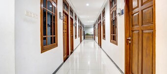 OYO Titik Koma Guest House
