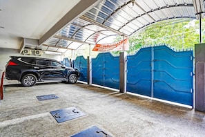 Free self parking