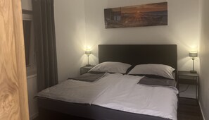 2 bedrooms, iron/ironing board, travel crib, free WiFi