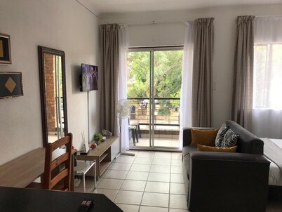 Cozy Studio Apartment with Wifi backup