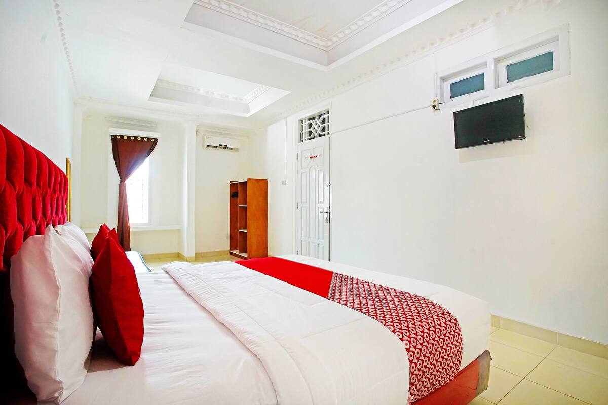 Basic Suite | Laptop workspace, free WiFi, bed sheets