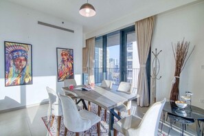 Dining - Spectacular 2BR BLVD Heights, Downtown Dubai (Dubai)