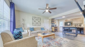 Smart TV, lareira, videogames, aparelho de som