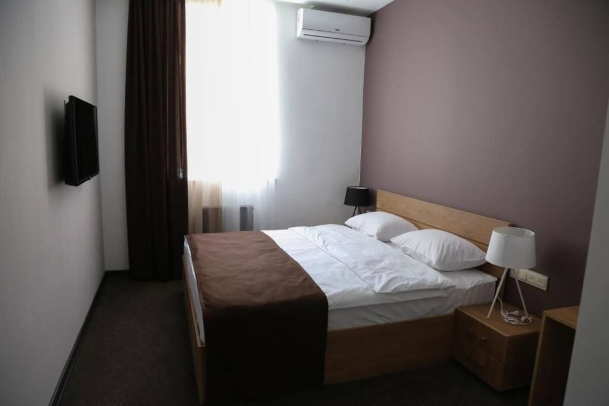 Deluxe Double Room | In-room safe, blackout drapes, soundproofing, iron/ironing board