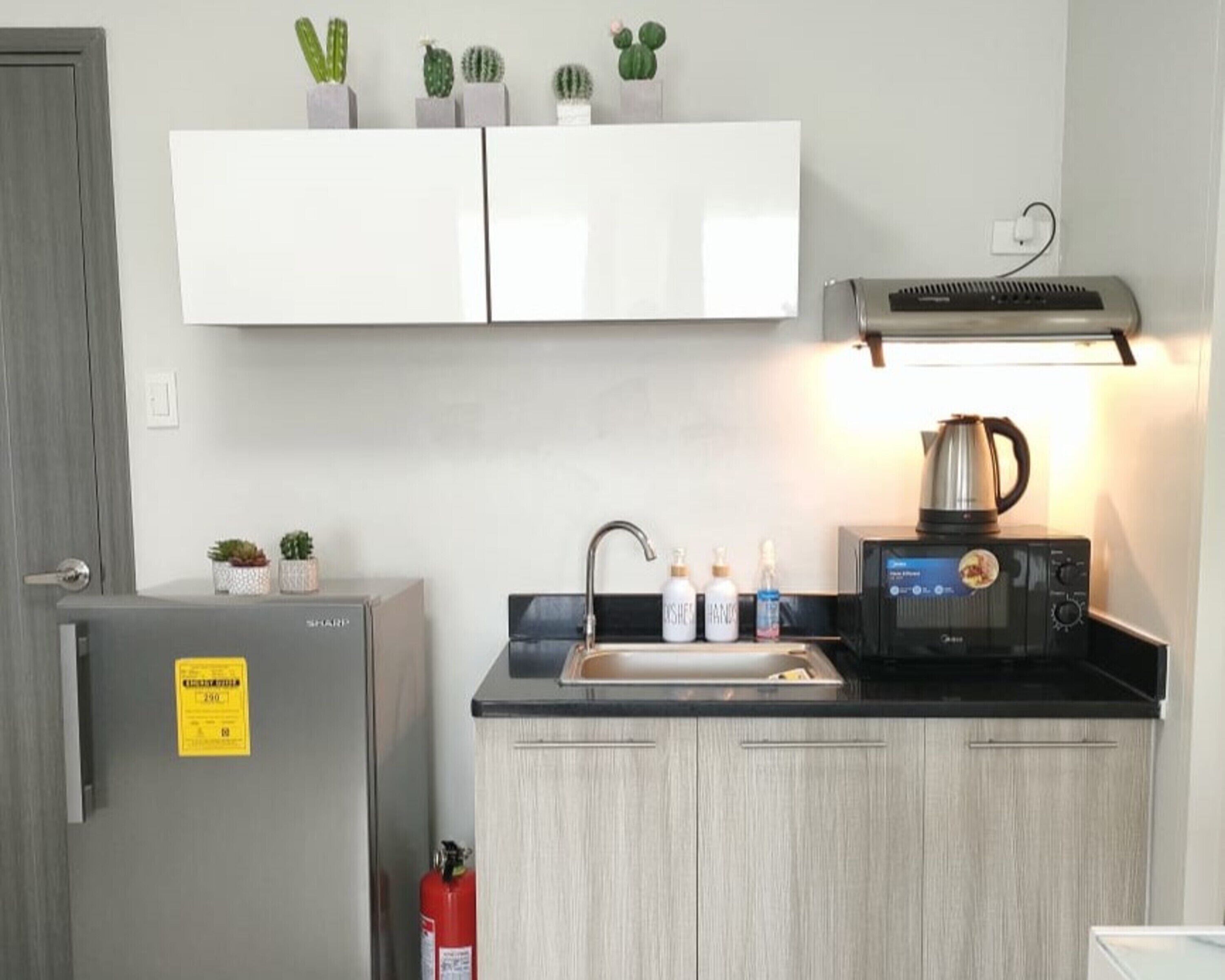 Signature-Studio, 1 Queen-Bett und Schlafsofa, Nichtraucher, Bergblick | Eigene Kochnische | Kühlschrank, Mikrowelle, Herdplatte, Wasserkocher