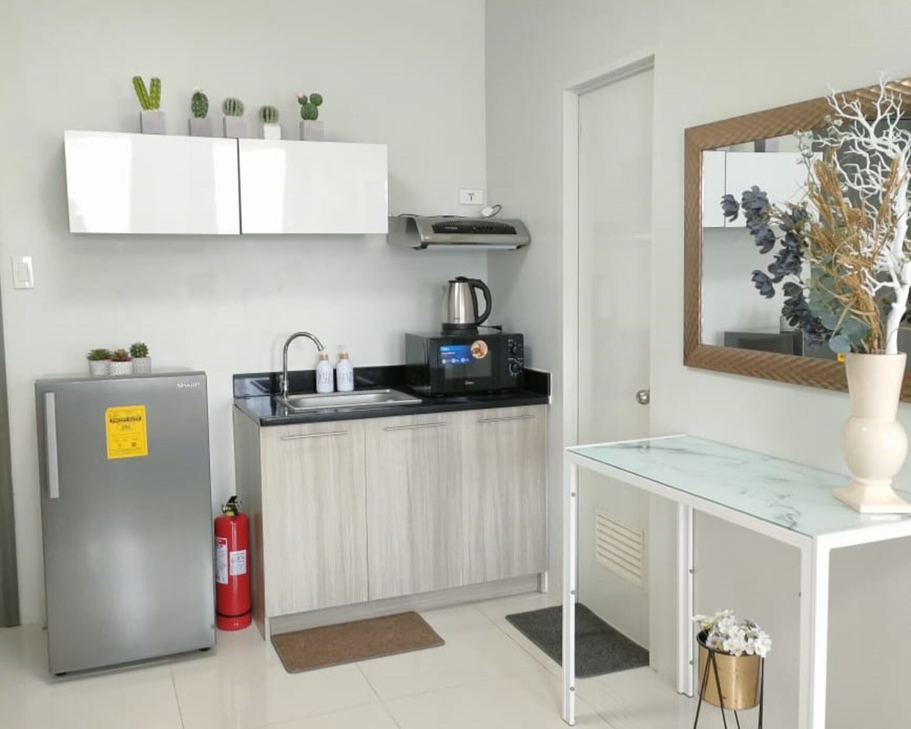 Signature-Studio, 1 Queen-Bett und Schlafsofa, Nichtraucher, Bergblick | Eigene Kochnische | Kühlschrank, Mikrowelle, Herdplatte, Wasserkocher