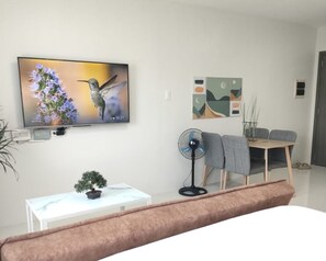 Smart TV 55 pulgadas con canales de televisión por cable, Netflix