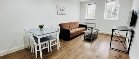 Appartement, 1 grand lit | Coin séjour
