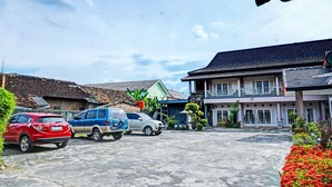 ด้านหน้าที่พัก