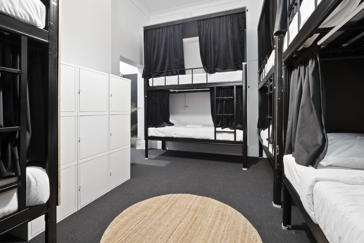 1 bedroom, premium bedding, free WiFi, bed sheets