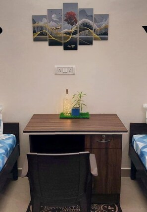 2 bedrooms, in-room safe, desk, iron/ironing board - Peaceful Homestay in the Heart of Delhi.
Centrally located well connected.
 (New Delhi)