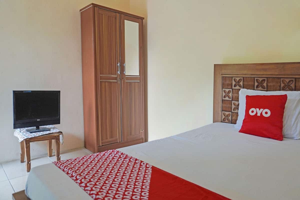Espacio para trabajar con laptop, wifi gratis y ropa de cama