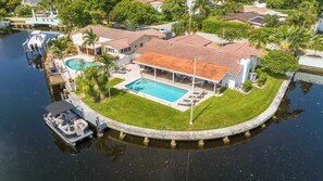 Exterior - Pelican Point - Waterfront Villa with View, Pool & Boat Rental (Pompano Beach)
