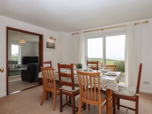 Dining - Halls Farm (Bude)