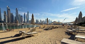 On the beach - LUX  Luxury Sunrise Beachfront Suite 1 (Dubai)