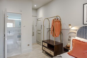Basic Apartment | Bathroom | Free toiletries, hair dryer, towels, toilet paper