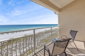 Property grounds - Crystal Sands 314A - Gulf Front, Free Beach Service, Heated Pool, Sleeps 8 (Destin)