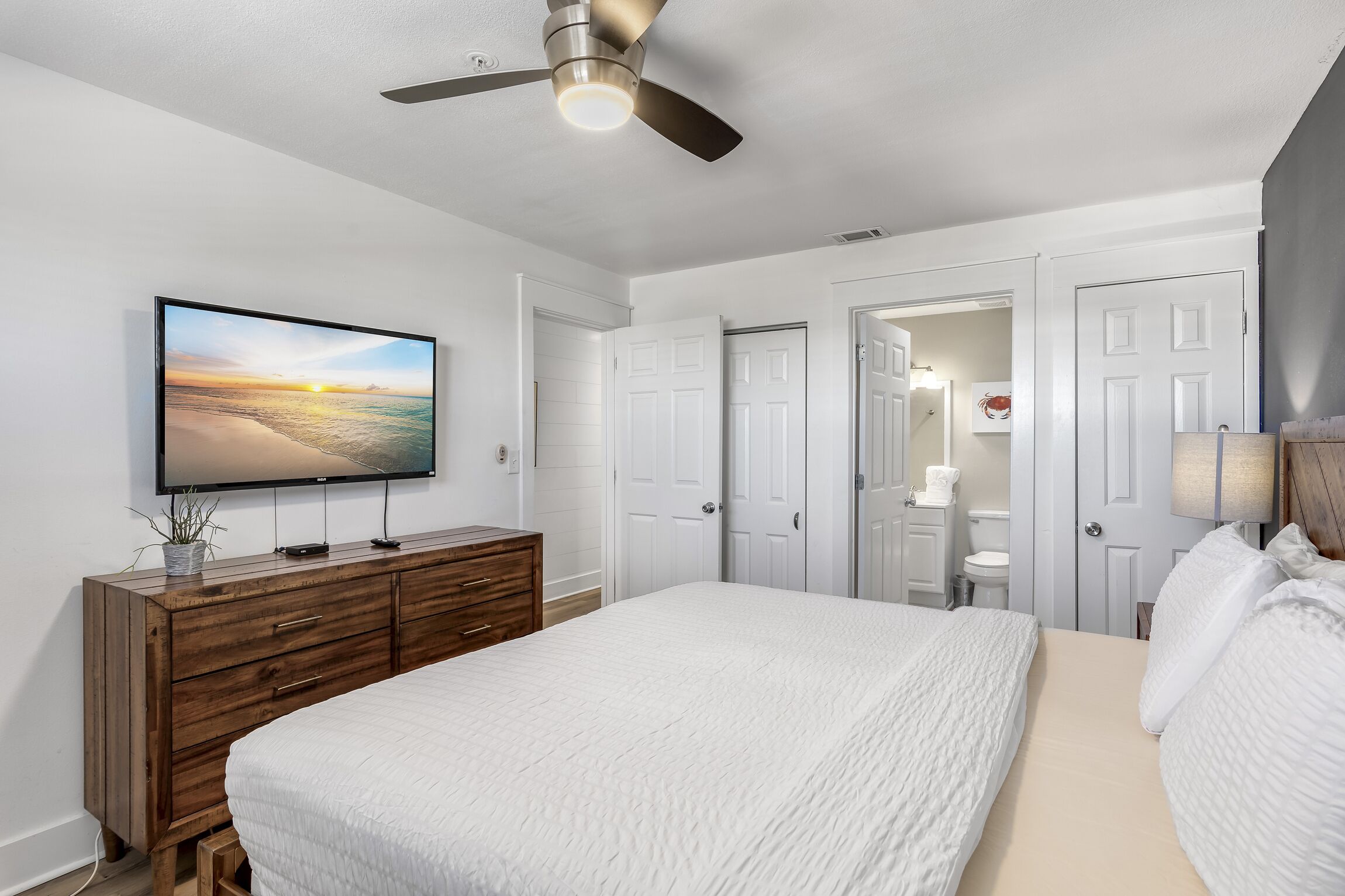 2 soverom, strykejern/-brett, wi-fi (inkludert) og sengetøy