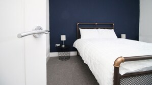 Maison de base | 3 chambres, fer et planche à repasser, accès au Wi-Fi (inclus)