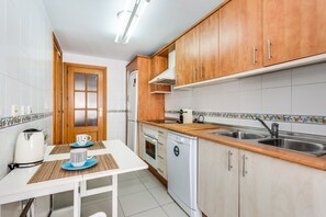 Køleskab, mikrobølgeovn, ovn, opvaskemaskine