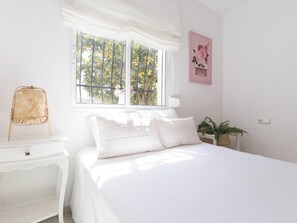 3 bedrooms, iron/ironing board, Internet, bed sheets