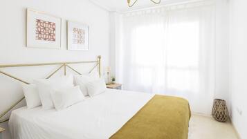 1 habitación, tabla de planchar con plancha, internet y ropa de cama