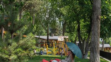 Children’s play area – outdoor