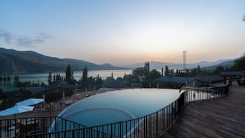 Sun deck