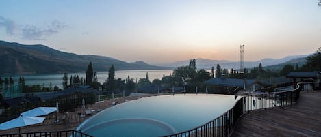 Sun deck