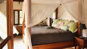 2 bedrooms, in-room safe, desk, iron/ironing board