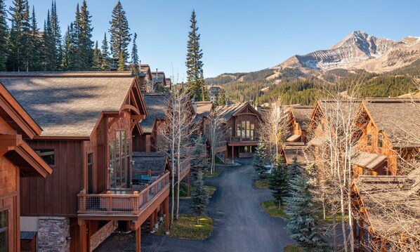 Exterior - Big Sky Vacation Rentals | Black Eagle 27 (Big Sky)