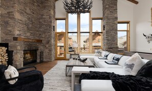 Smart TV, fireplace, stereo - Big Sky Vacation Rentals | Black Eagle 27 (Big Sky)