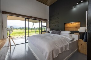 特級帳篷, 2 間臥室, 桑拿, 山景 | 2 間睡房、房內夾萬、熨斗/熨衫板、免費 Wi-Fi