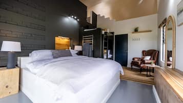 Tenda de campanya prèmium, 2 dormitoris, sauna, vistes a la muntanya | 2 dormitoris, caixa forta a l'habitació i planxa i posts de planxar