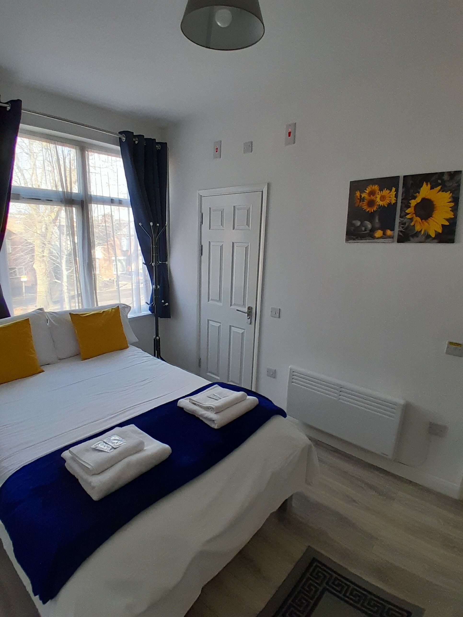 9 habitaciones, tabla de planchar con plancha y wifi gratis 