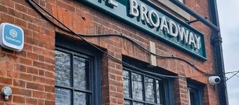 The Broadway Rooms with parking and restaurant, close to National Space Centre 