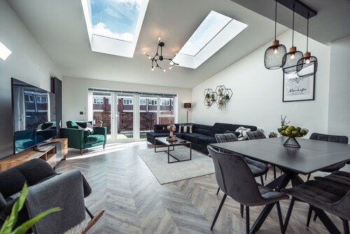 Exquisite 6 Bedroom Luxury Home