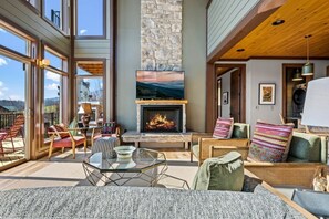 Smart-tv en een open haard