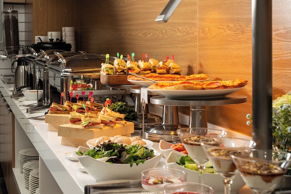 Petit déjeuner buffet compris tous les jours