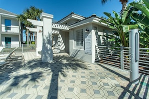 Exterior - ⛱️By Beach-Waterfront Villa- Pool-4BR Destiny Beach Villas 11-Beach Oasis (Destin)