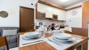 In-room dining - Della Guerrina 18C (Monza)