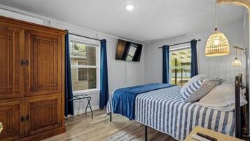 3 chambres, fer et planche à repasser, lit parapluie, Wi-Fi gratuit