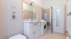 Interior - Uguzzone 21 (Milan)