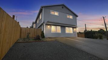 Duplex, 2 Bedrooms | Exterior