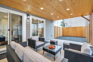 Duplex, 2 Bedrooms | Property grounds