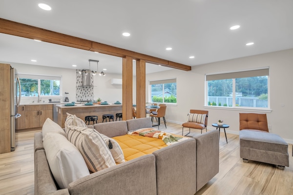 Alloggio su due livelli, 2 camere da letto | Area soggiorno | Smart TV, servizi in streaming